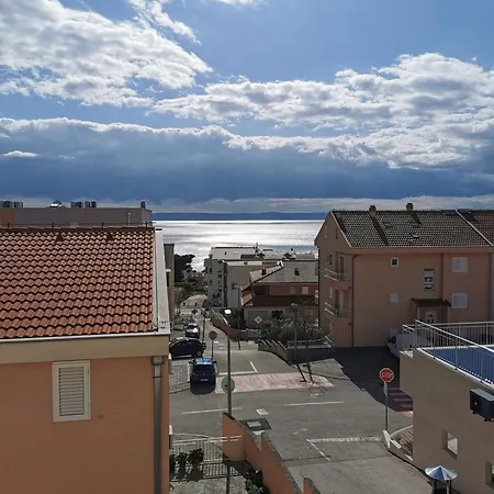 Dalma アパート マカルスカ